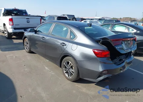 2023 Kia Forte Lxs z USA, uszkodzony, nr VIN 3KPF24AD7PE682129